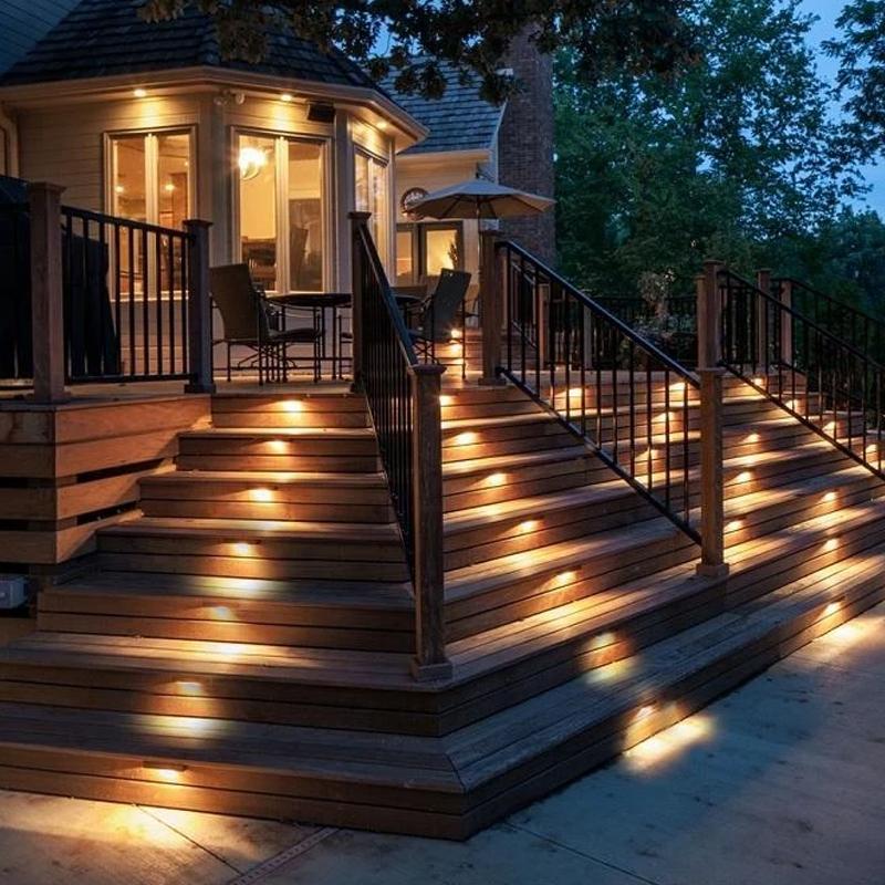 Saulės energijos įkraunami šviestuvai "Solar Deck Lights"